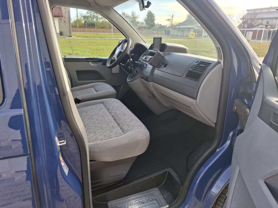 Vând Vw Caravelle T5