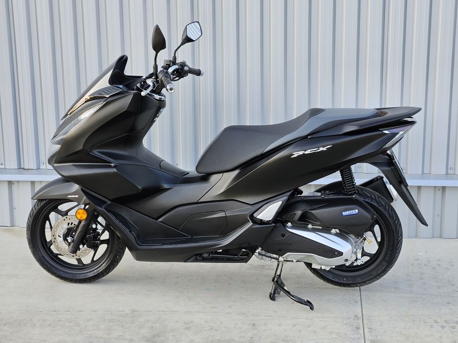 Scuter Honda PCX 125 cm, 840 Km, Keyless go, Led, ABS, ASR