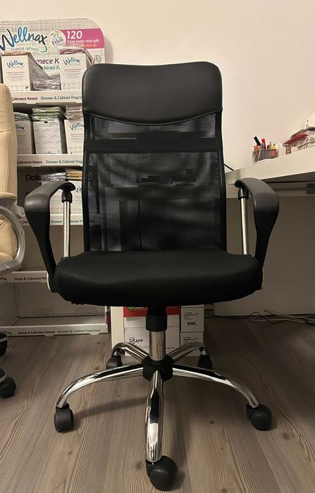 Scaun birou ergonomic Billum JISK, Negru