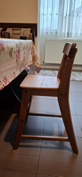 Scaun din lemn pentru copii