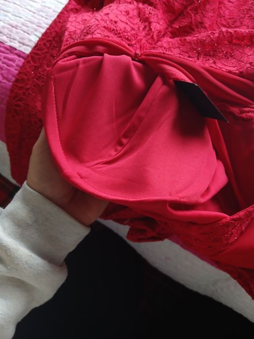 Официална червена рокля нова с етикет