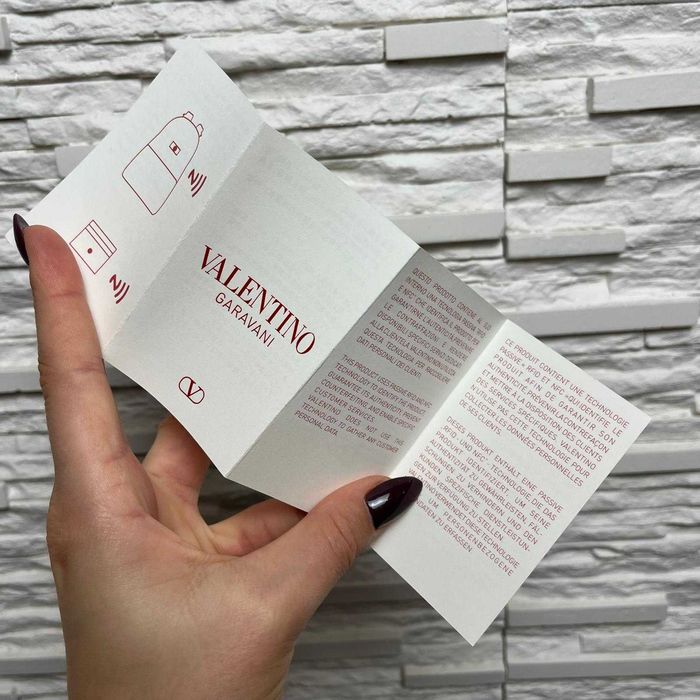 Valentino Garavani картхолдър - нов с кутия и документи