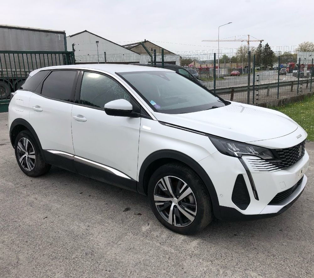 Dezmembrez Peugeot 3008 II GT-line facelift 1.5 hdi Yh01 2022 d europa