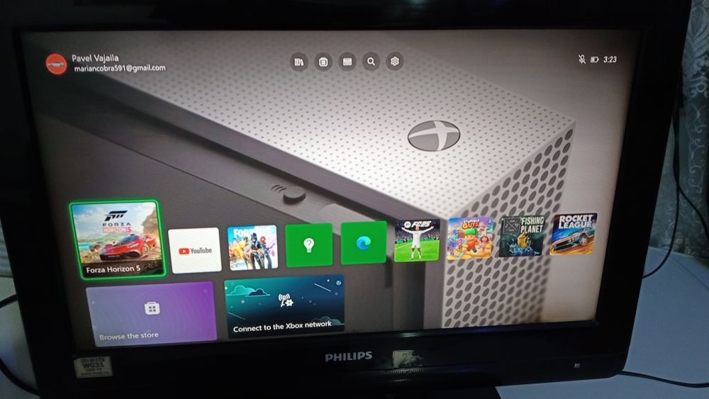 Vînd Xbox one s de 1tb sau schimb cu telefon iPhone sau trotineta elec
