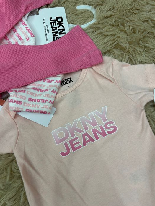 Страхотен бебешки комплект момиче