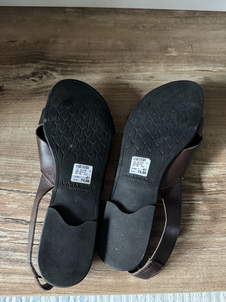 VAGABOND SHOEMAKERS Сандали 'Tia' в Кафяво