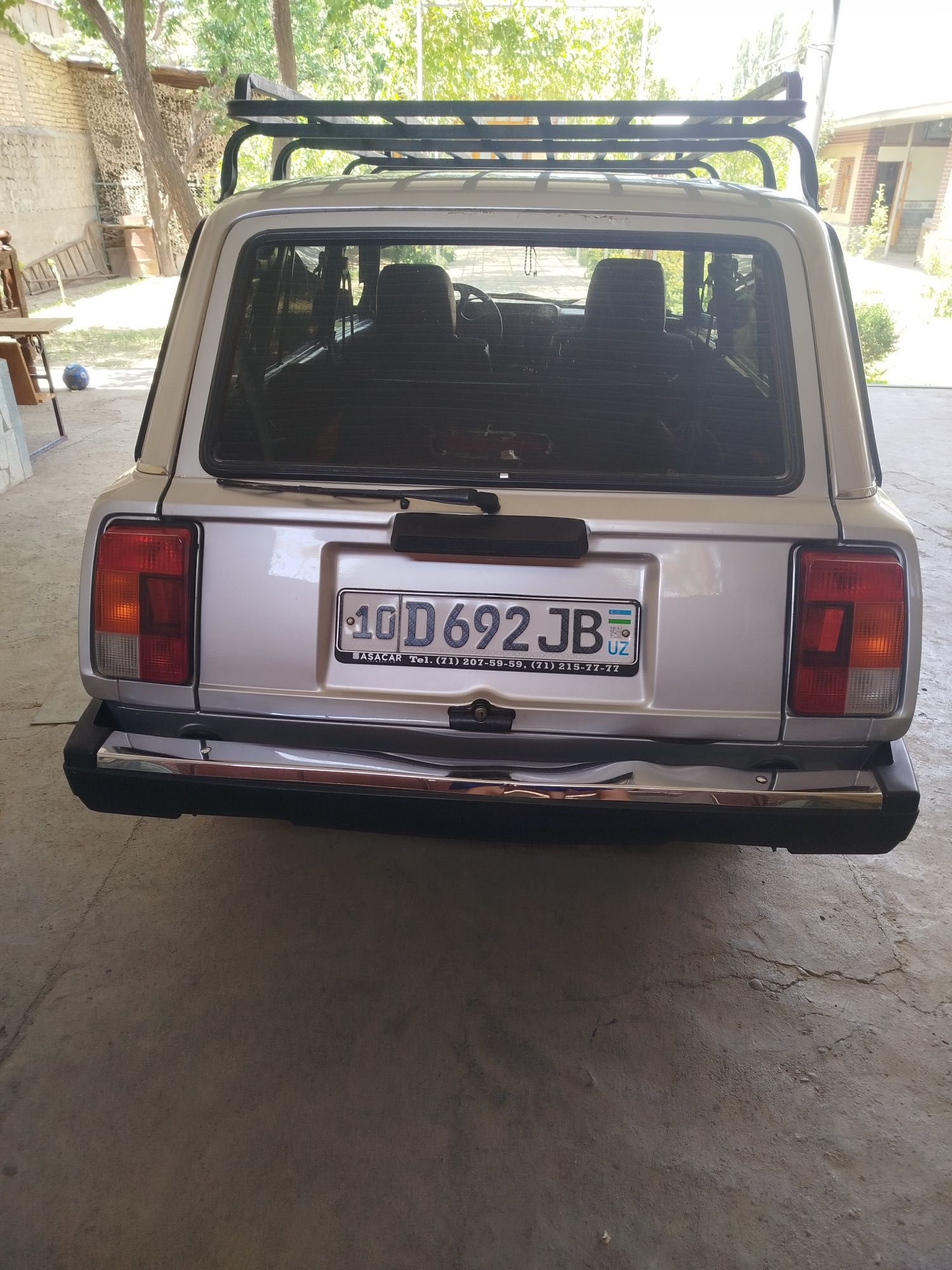 Vaz 2104 sotiladi