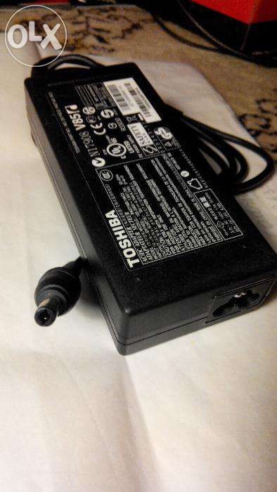 Alimentator Toshiba Original 19V-4,74A 100-:-240V PA3716E-1AC3