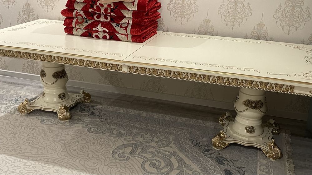 Гостиный стол + 12 стульев