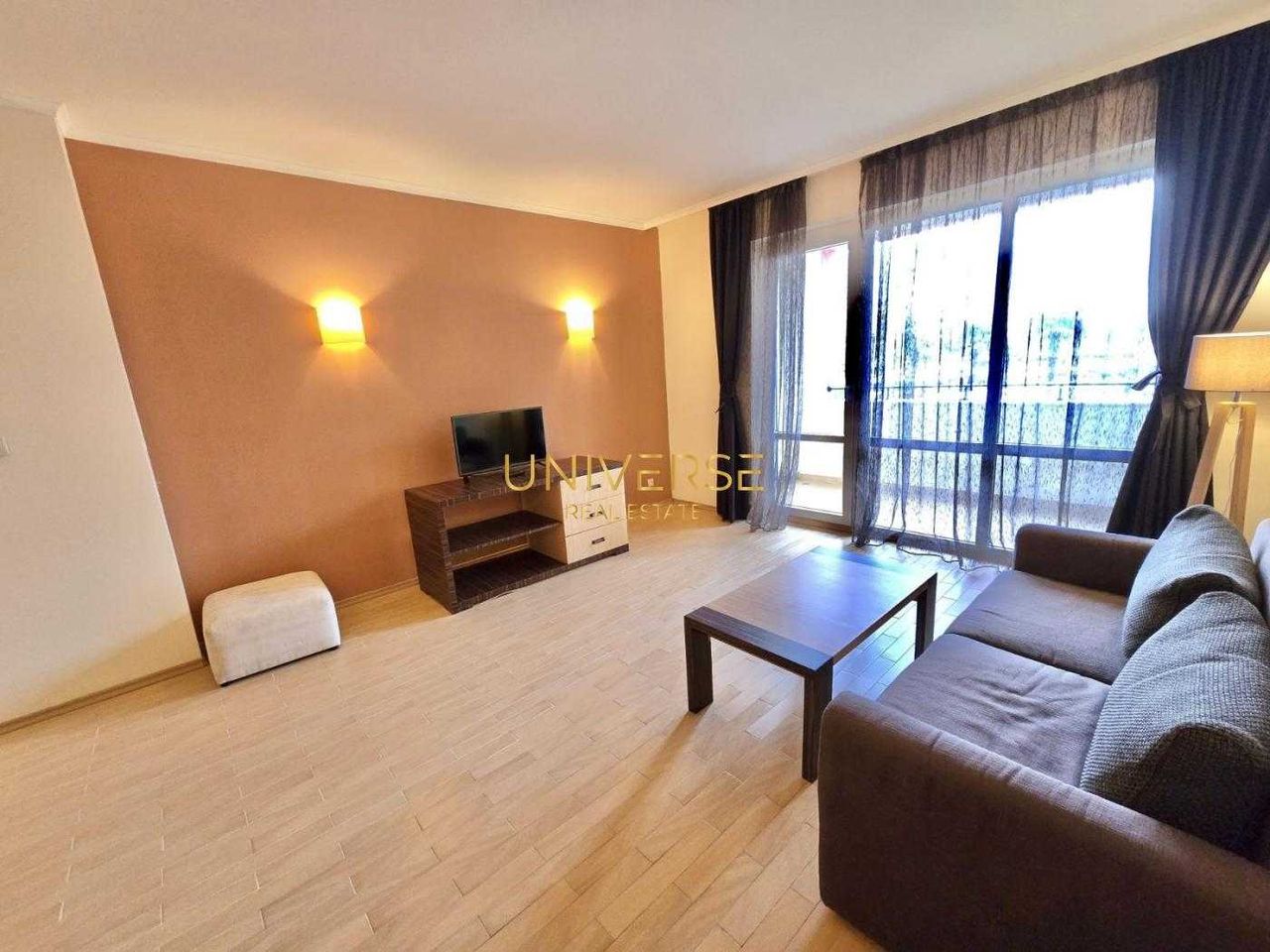 Продава се Двустаен апартамент в к.к. Слънчев бряг - 84 кв.м за 1012 €/кв.м - Снимка #2