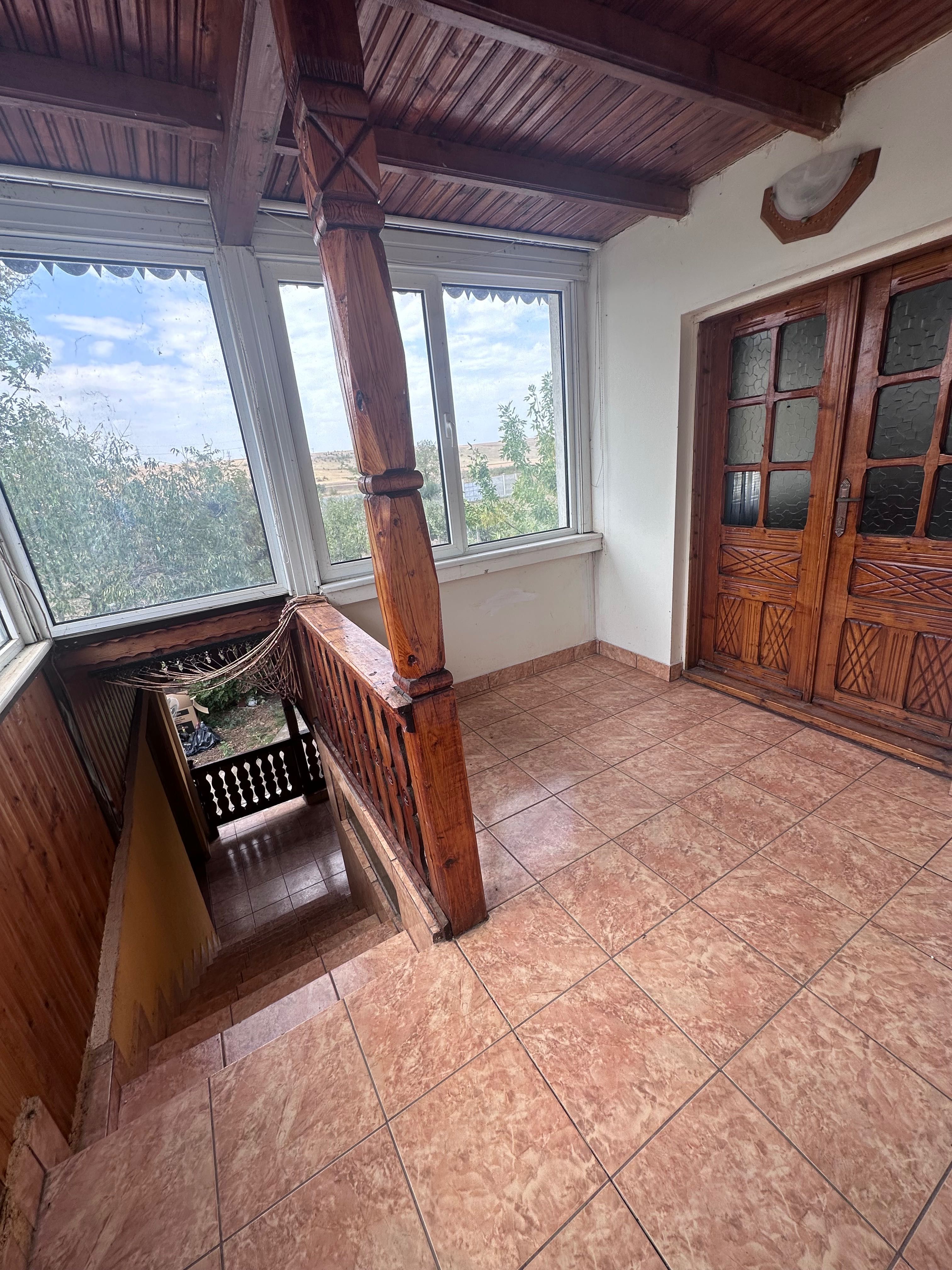 Casa la 8 km de Slatina