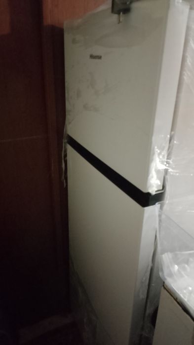 Холодильник  Hisense