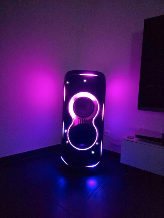 Boxă JBL PartyBox Ultimate 1100W cu factură și cutie