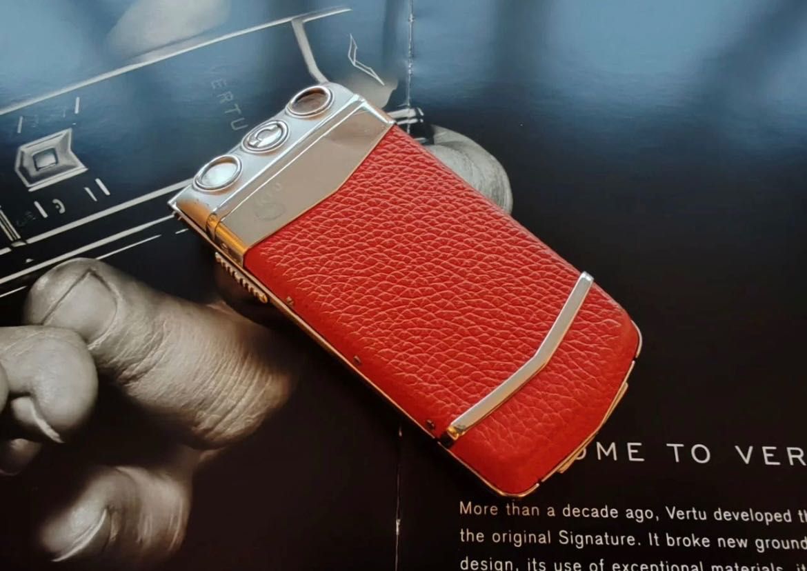 Vertu Ayxta Orange 2017