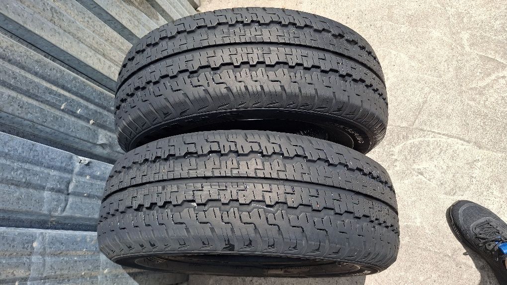 Гуми 235/65/16c   2 броя
