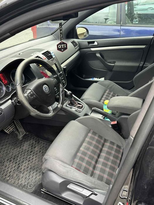 Vand Golf 5 GTI.
