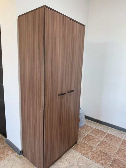5 парта, 1 шкаф, 1 стеллаж продается вместе