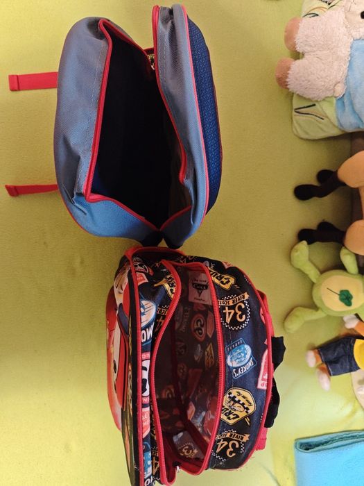 Две нови детски раници с релефни изображения отпред