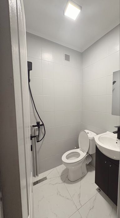 NOU! Garsonieră complet RENOVATA, MOBILATA și UTILATA!