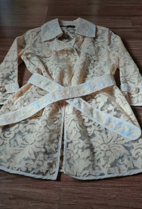 Trenci Glow din dantelă, nou, mărimea S, lungime 69 cm