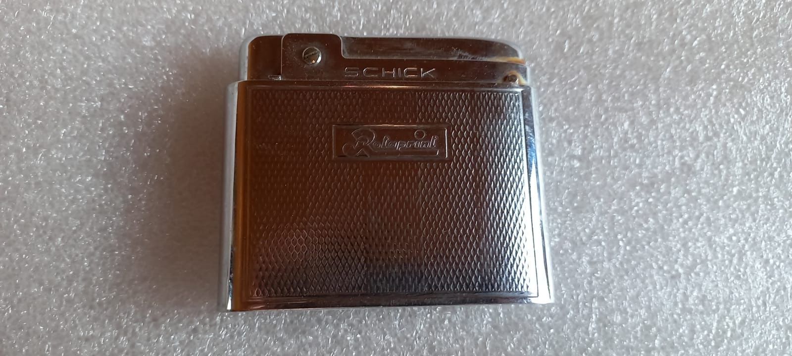 Tabachera bricheta veche originala colectie Zippo BP Schick Hoechst