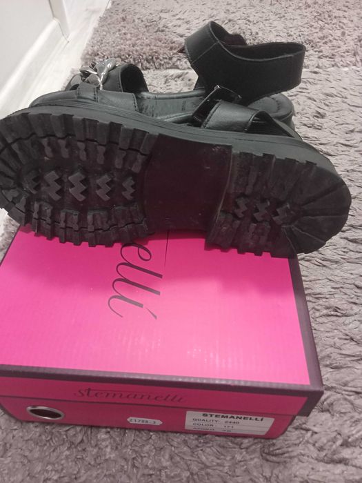 Дамски сандалети