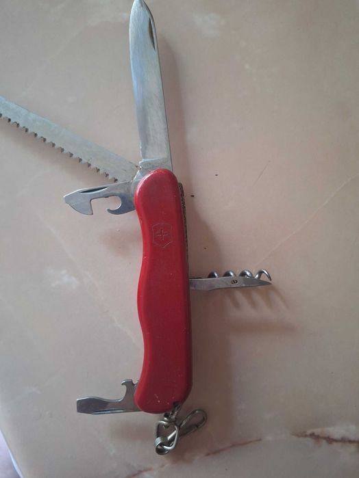 Briceag Victorinox format mare.