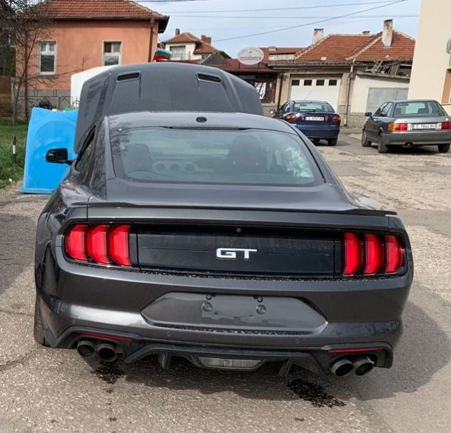 Ford Mustang GT на части