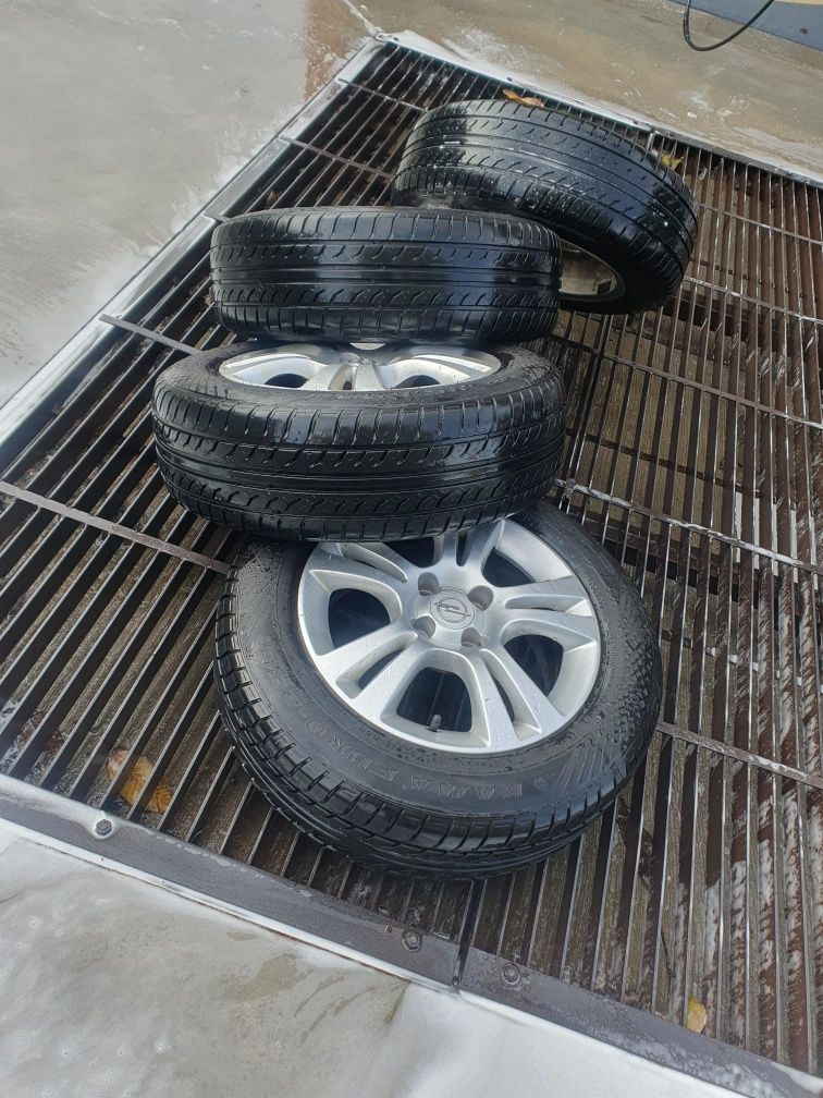 Jante aliaj originale Opel  pe 15 cu cauciucuri vară