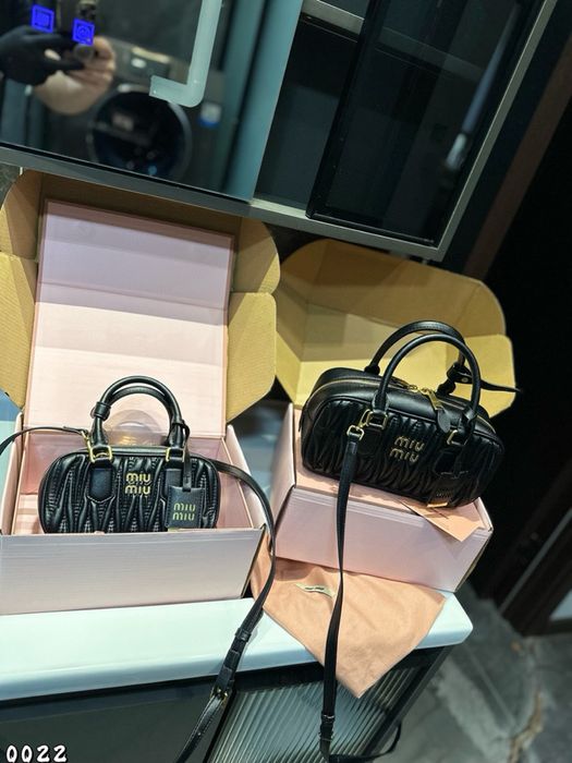 Geanta Miu Miu piele naturala pe comanda