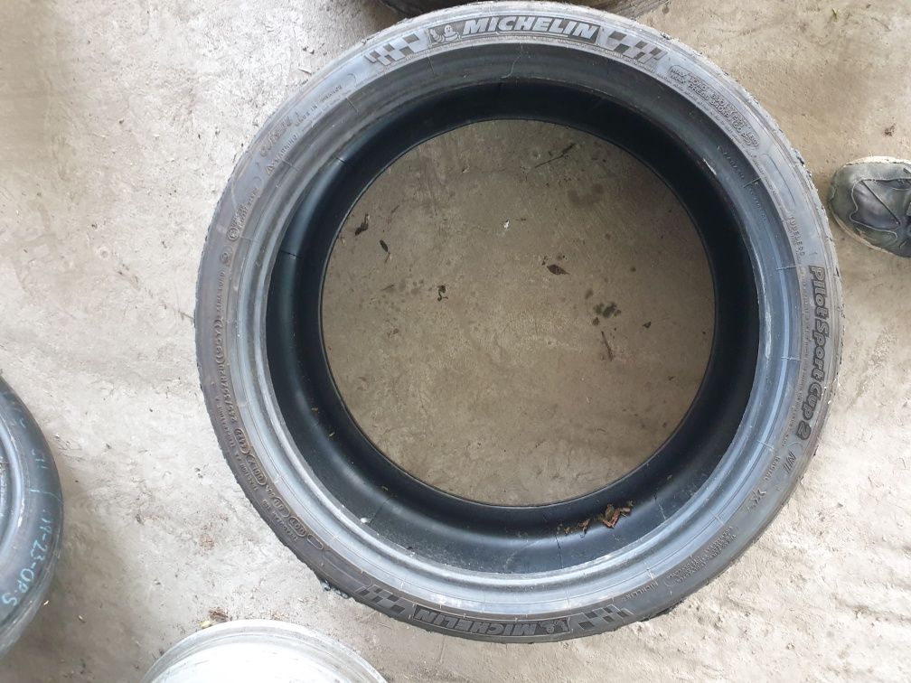 245 35 20 Micelin Cup 2