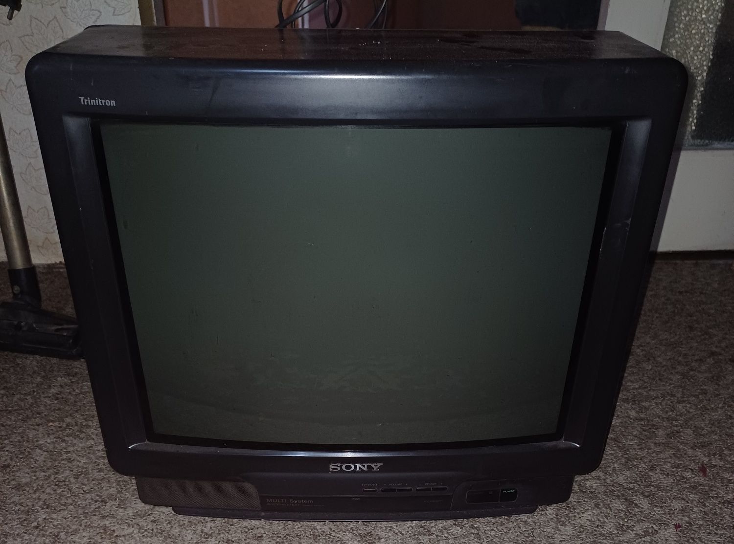 Продавам работещ телевизор SONY TRINITRON
Цена:30лв
Само лично предава