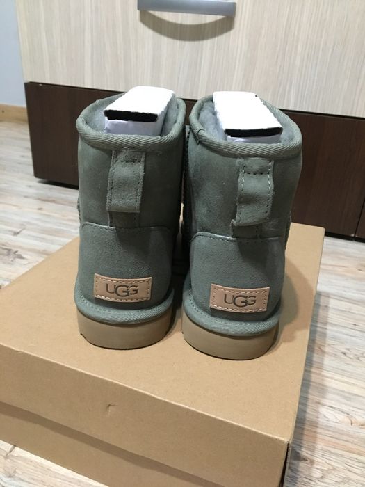 UGG Classic Mini II