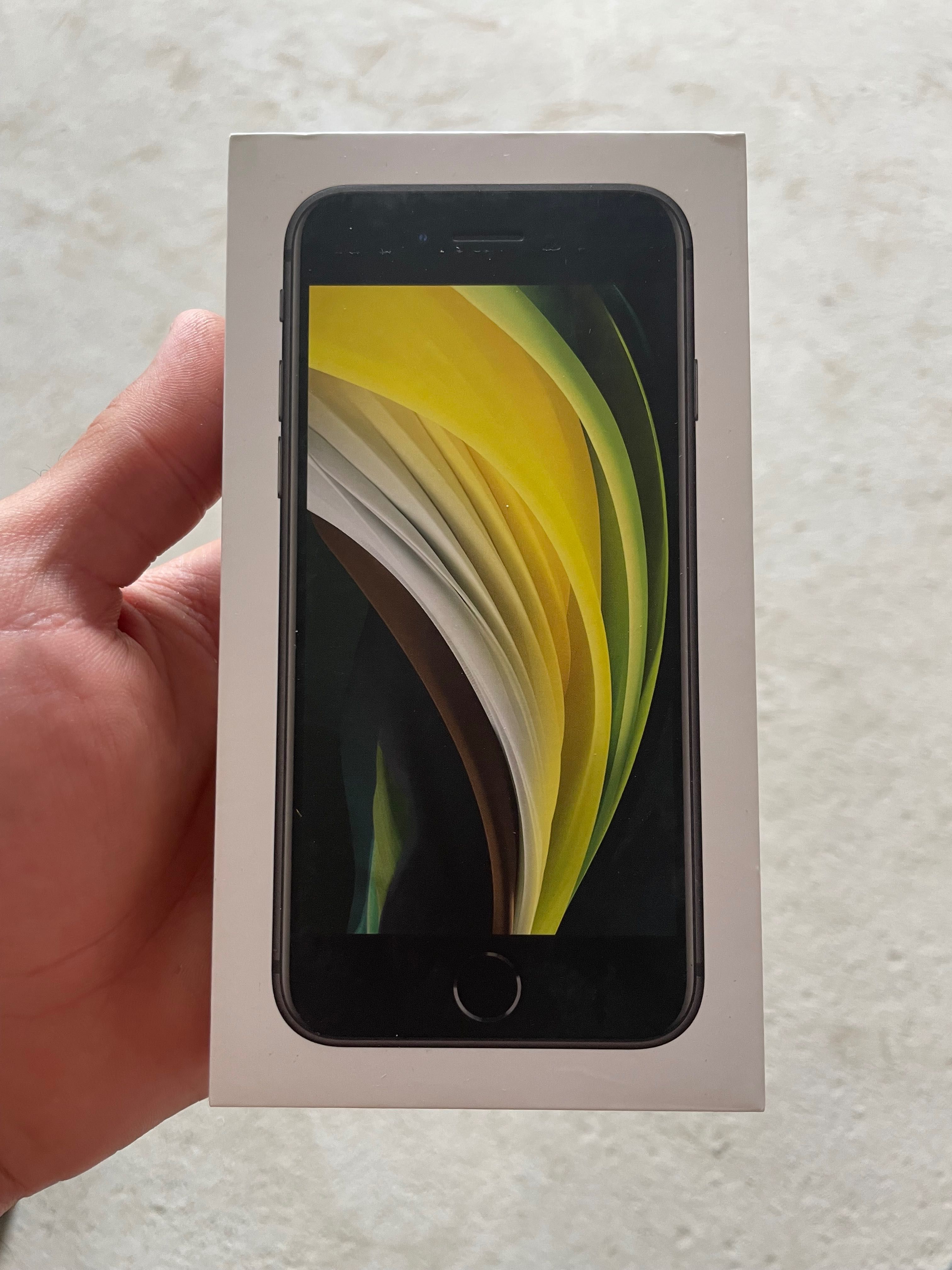 Продается iPhone SE 2020