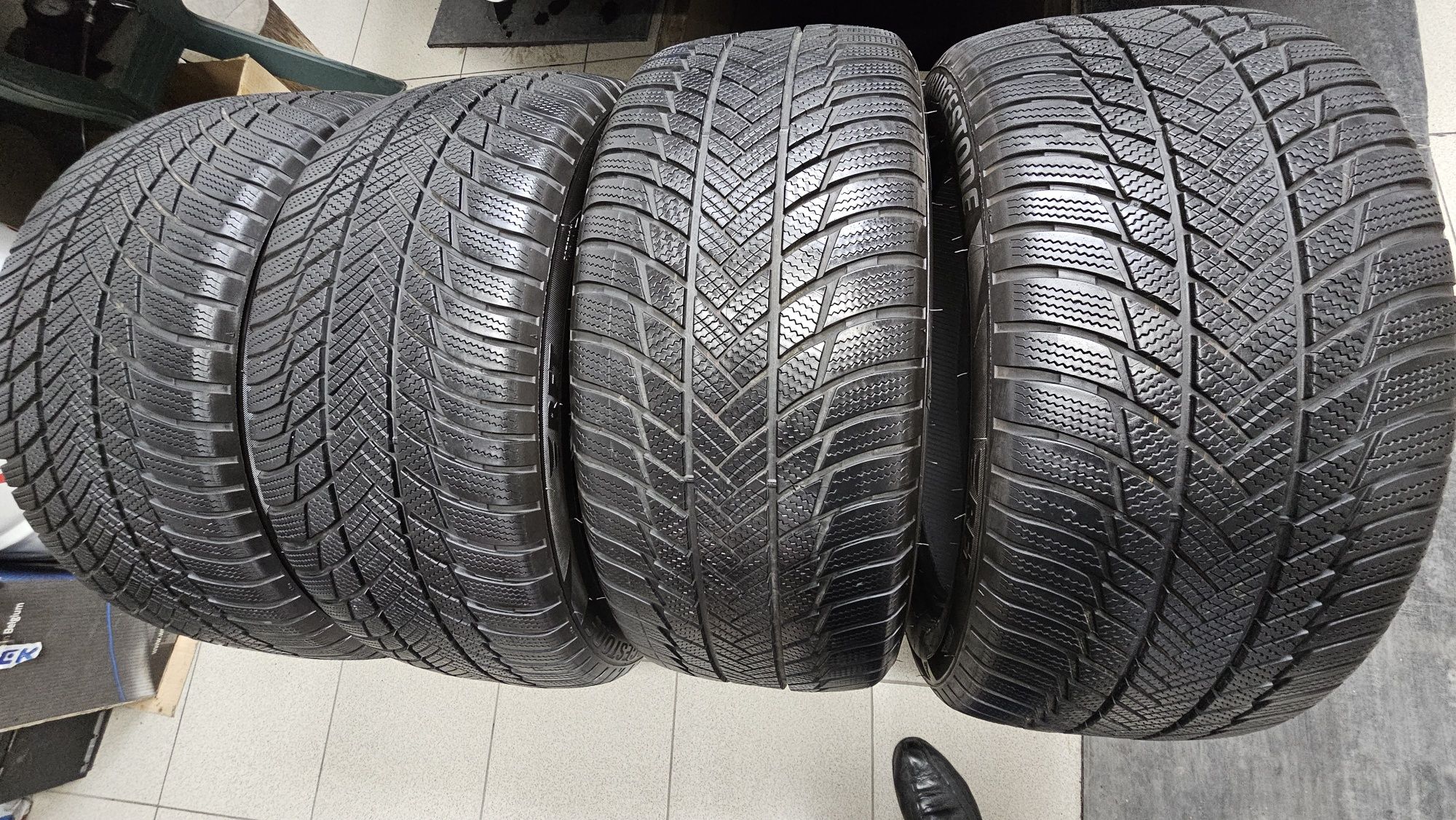 Bridgestone 275/45/20-RFT-4бр.