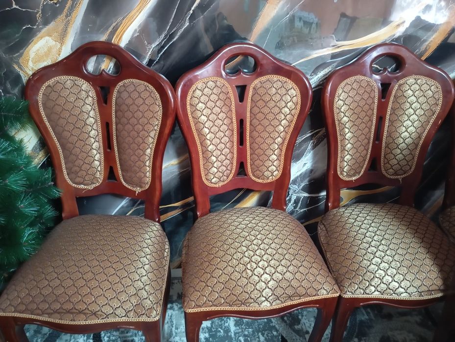 Стол, стул 8 шт в хорошем состоянии