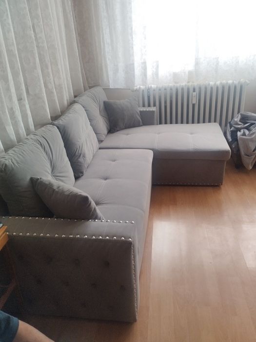 Продавам чисто нов диван