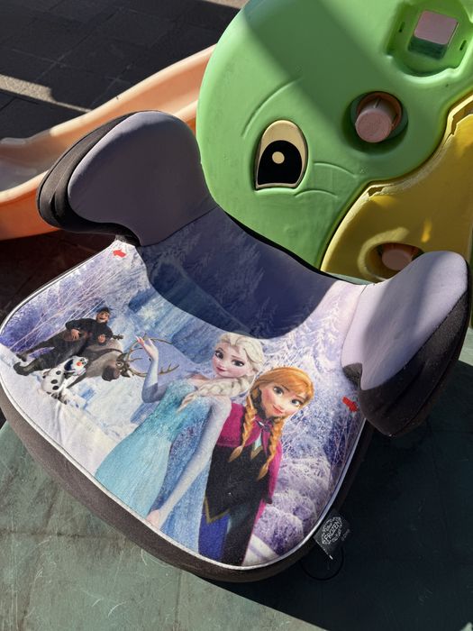 Дестска седалка за кола "Елза и Ана"