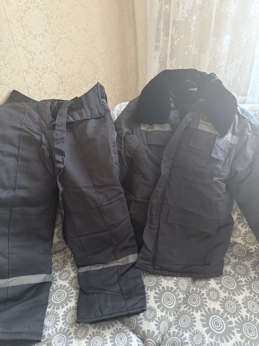 Продам зимний бушлаг новый 12.000