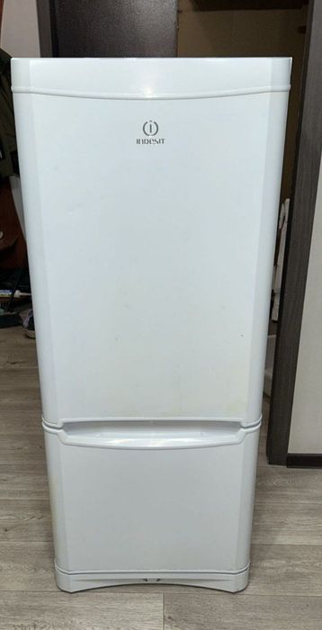 Продам холодильник INDESIT