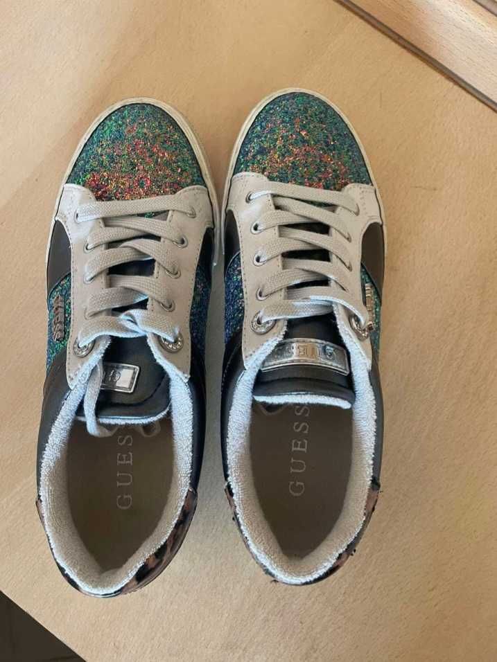 Сникърси GUESS, рр 39. Отлично състояние