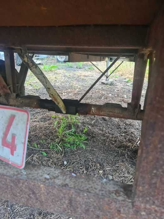 Trailer axa dubla pentru tractor stare buna   lungime 3m latime 2m