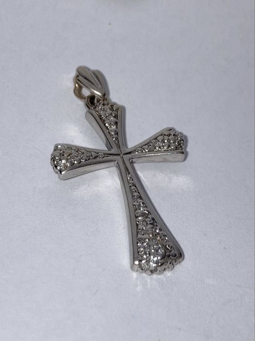 Cruce aur alb 18kt.cu diamante