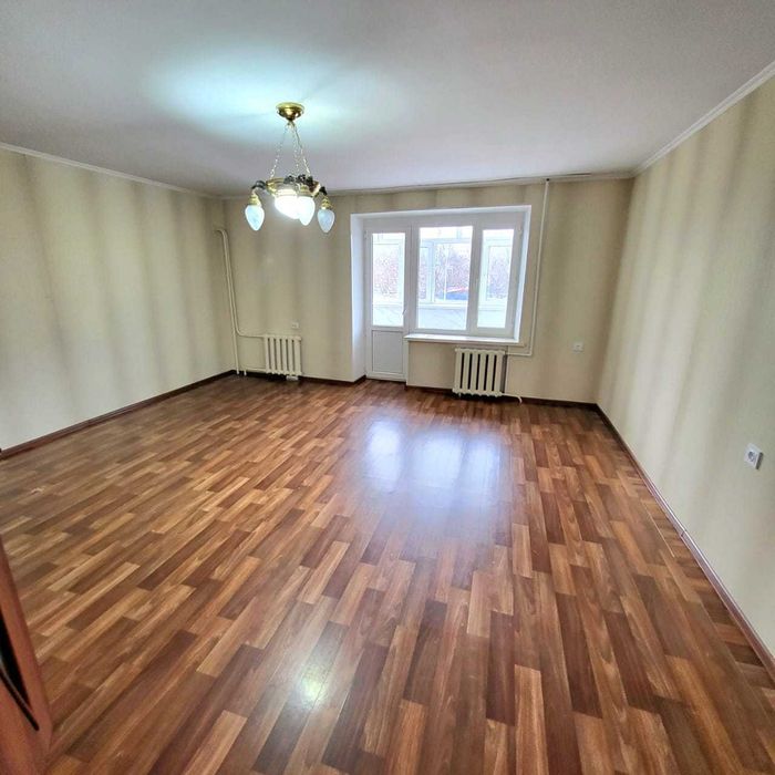 Продам четырехкомнатную квартиру в районе Депо