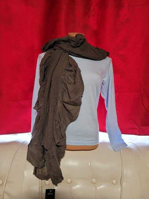 Eșarfe și fulare, sute de modele, preturi de la 3,5 lei, engross