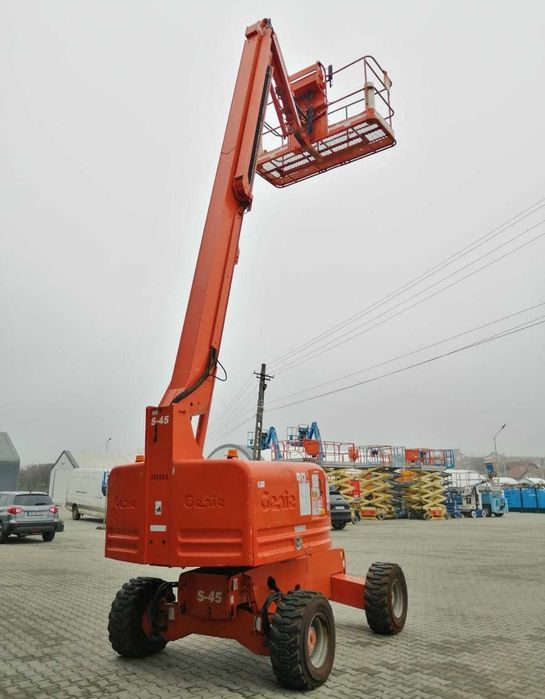 Nacela diesel cu brat telescopic Genie S-45