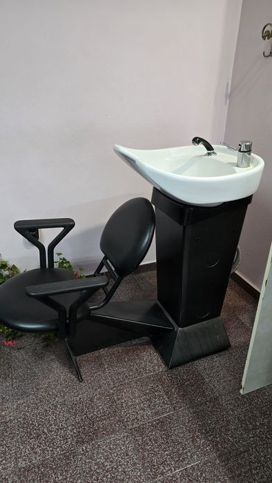 Измивна колона със стол
