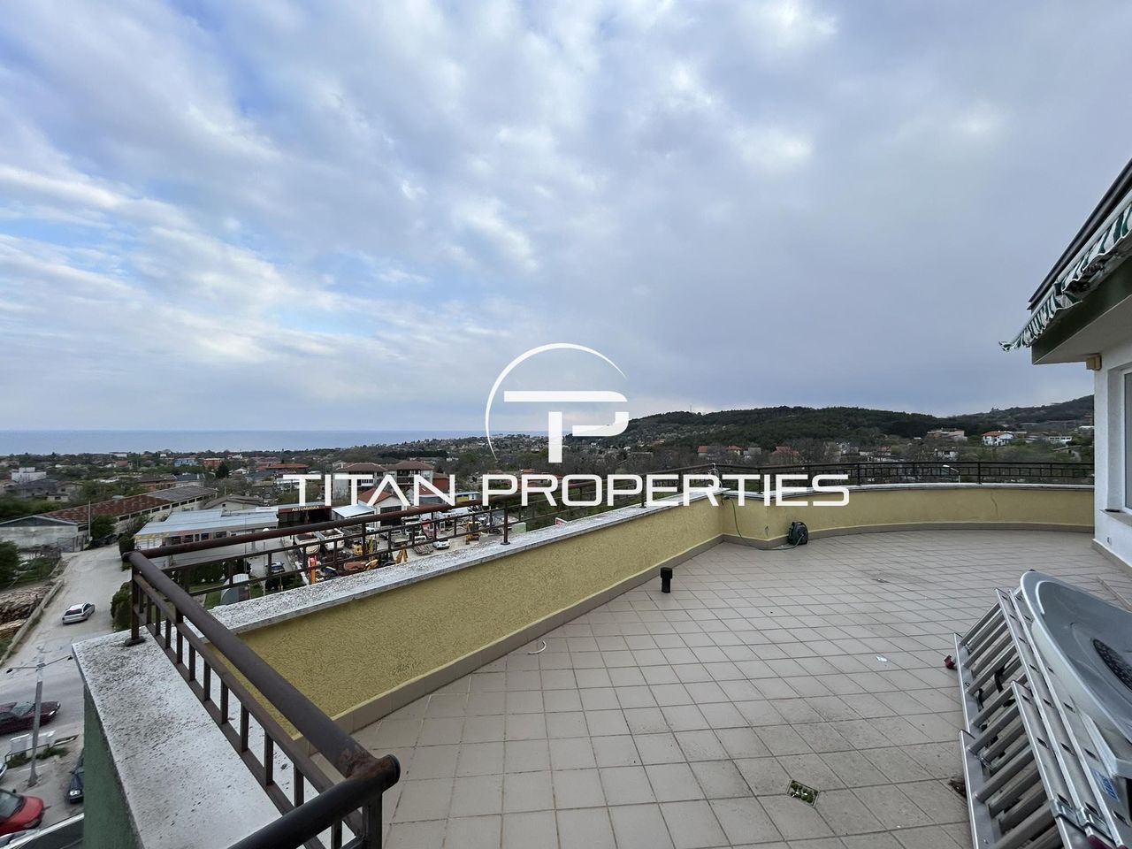 Дава се под наем Тристаен апартамент в Варна, Виница - 120 кв.м за 850 € - Снимка #12