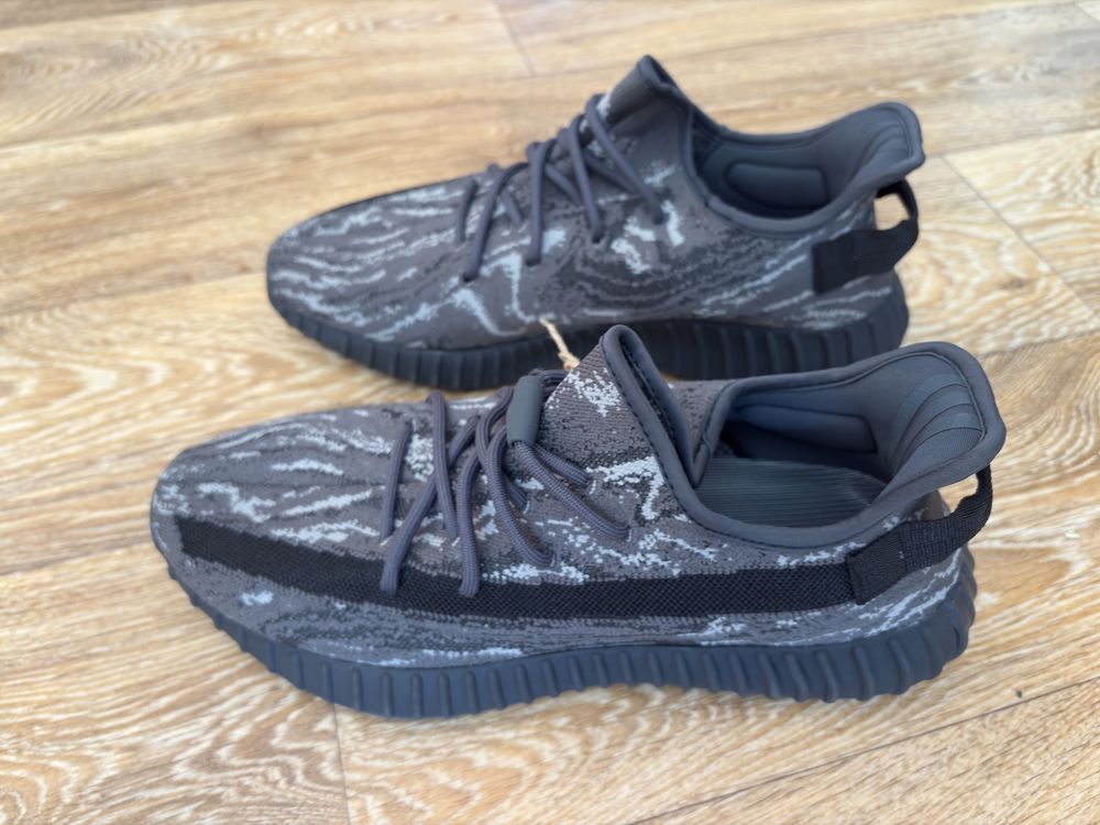 Yeezy Boost 350V2