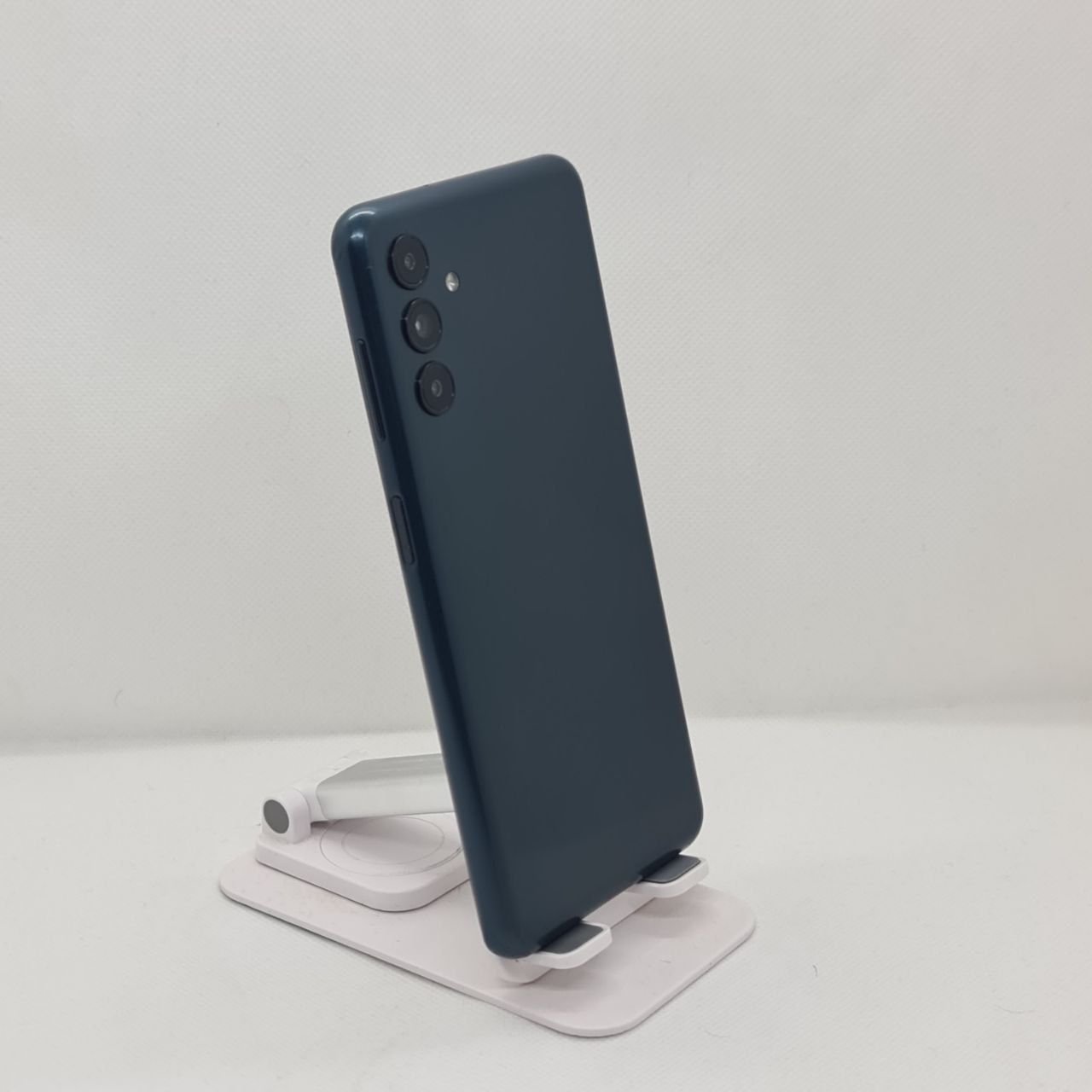 Samsung A04s sotiladi dastavka bor